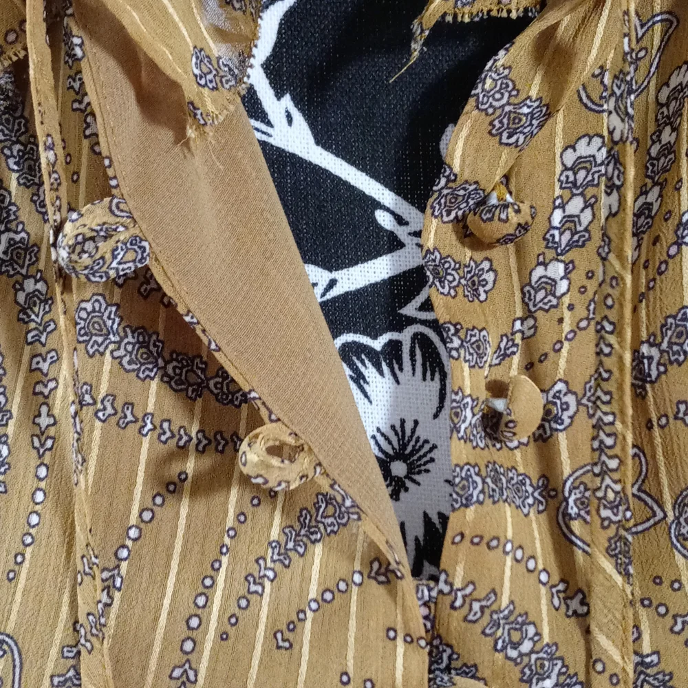 🍁Ann Taylor🍁 - Floral Ruffle Neck Tie Shell Top - Picture 8 of 12